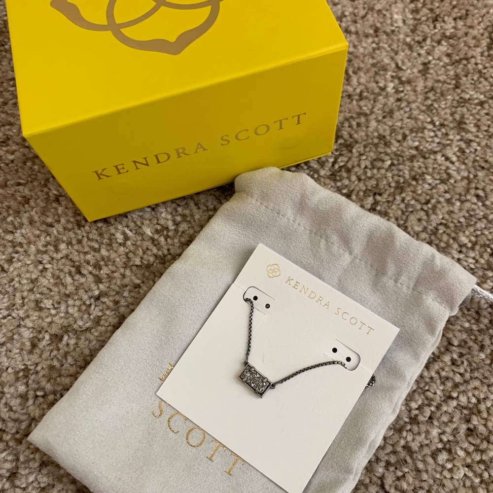 NEW Kendra Scott Patty necklace, Grey +Druzy Stone